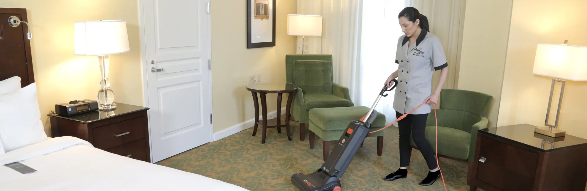 banner for hotel vacuum cleaning blog